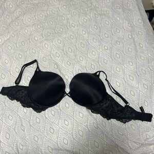 Victoria's Secret Black Underwire Bra with Molded Cups